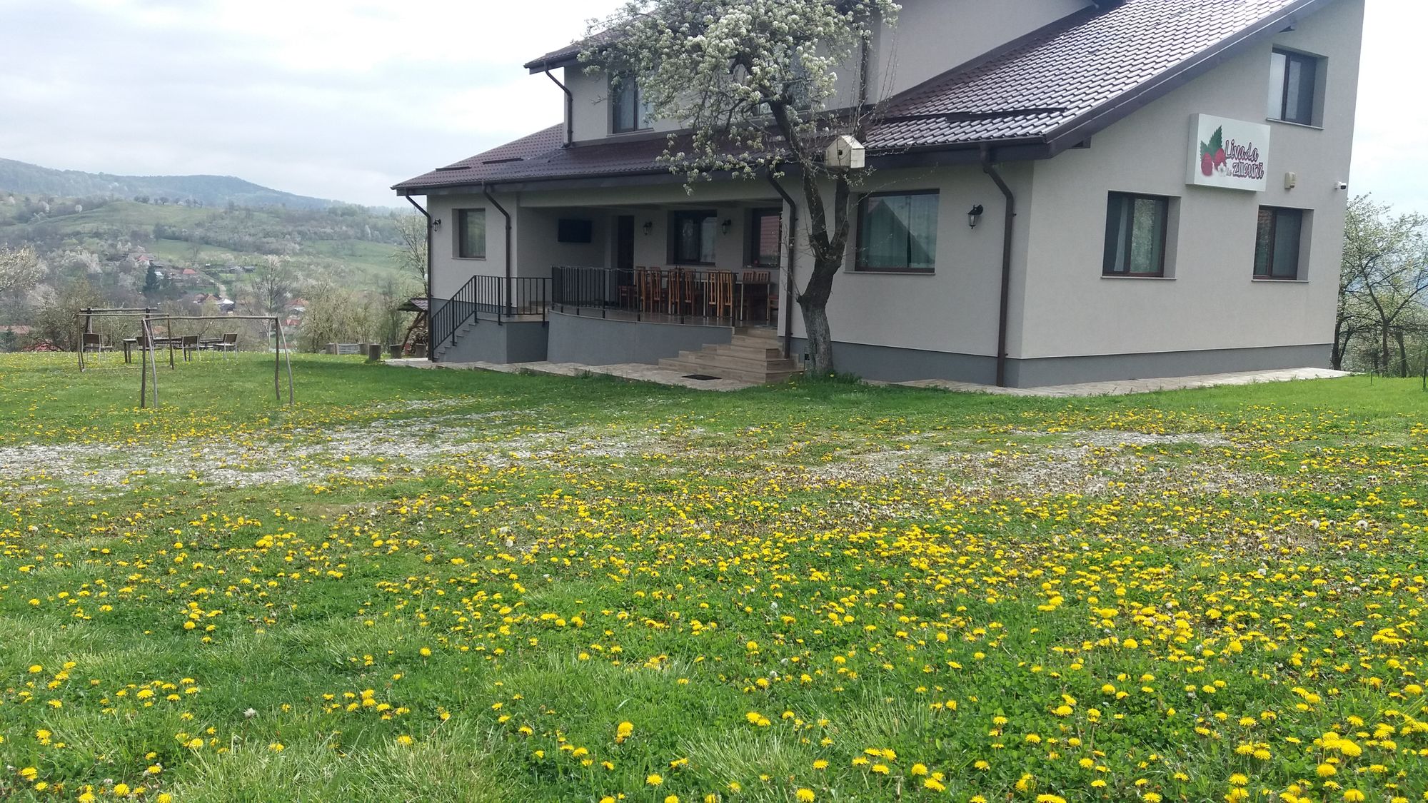 Agropensiunea Livada de zmeură, primăvara